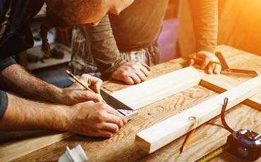 carpenter measuring